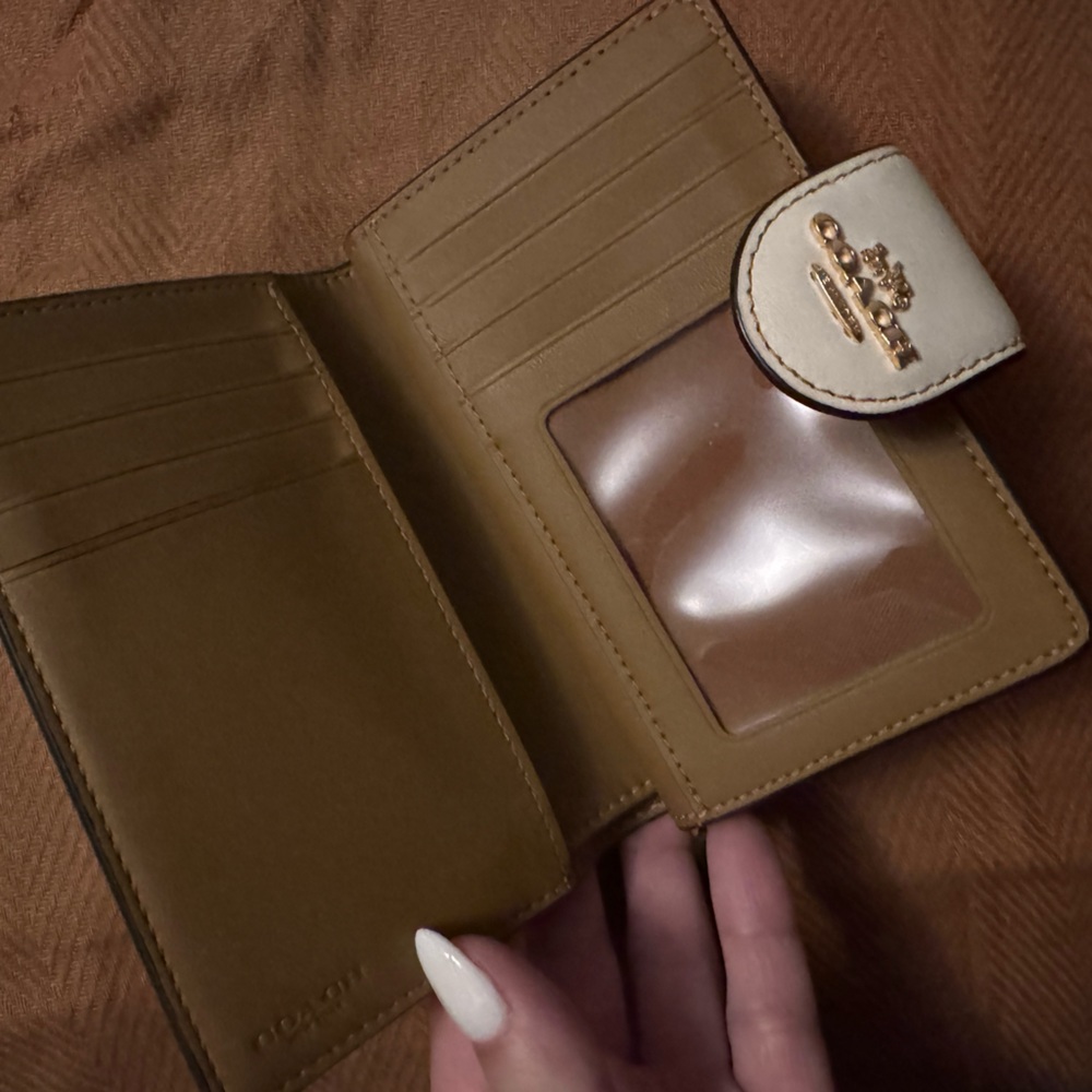 Coach Cream and Yellow Floral Wallet - Picture 4 of 8